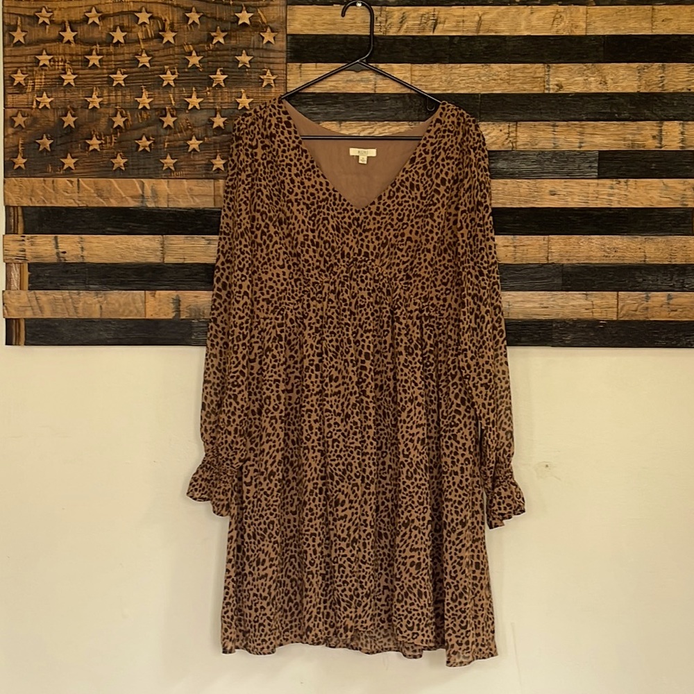 Pink blush maternity Kori Size Large leopard dress